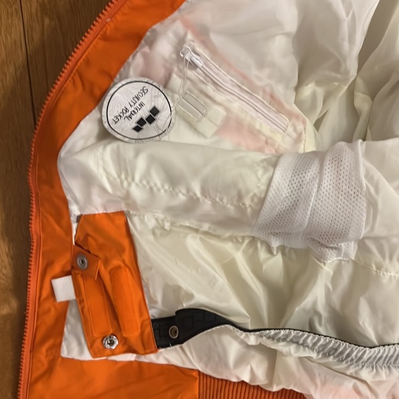 Foursquare Winter Jacket - Size Medium - Picture 10 of 11